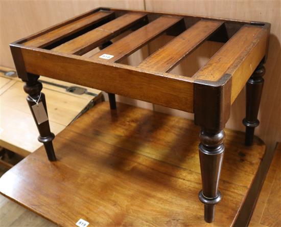 A Victorian mahogany luggage rack, W.64cm
